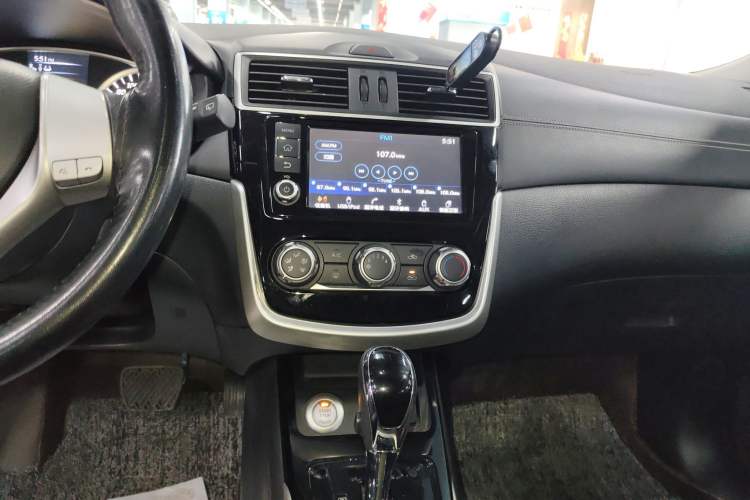 Used Nissan Tiida 2016 1.6L CVT Smart Drive Edition Audio And AC Panel