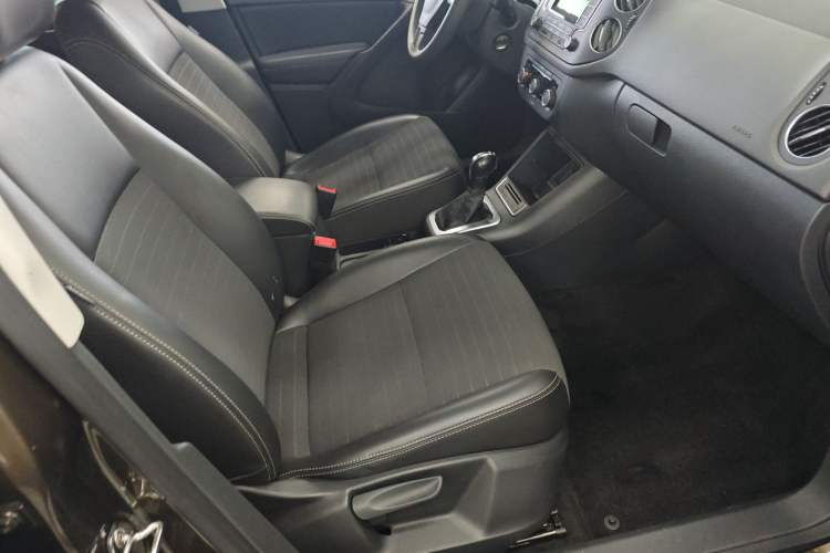 Used Volkswagen Tiguan L 2016 280TSI Automatic Two-Wheel-Drive Silk Road Style Edition
