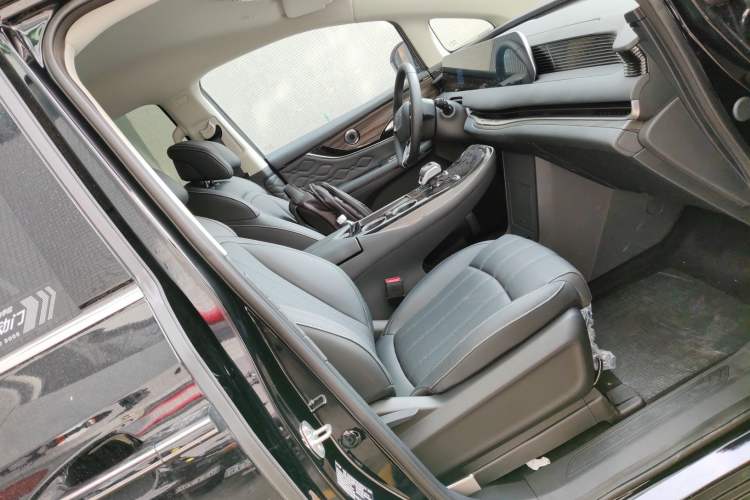 Used FORTHING Xinghai V9 2026 Model, Smart Enjoyment Series, 200km Flagship Edition
