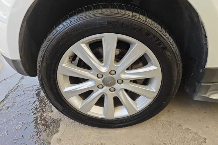 Used Haval H8 2015 2.0T Two-Wheel-Drive Luxury Version Left Front Wheel Hub