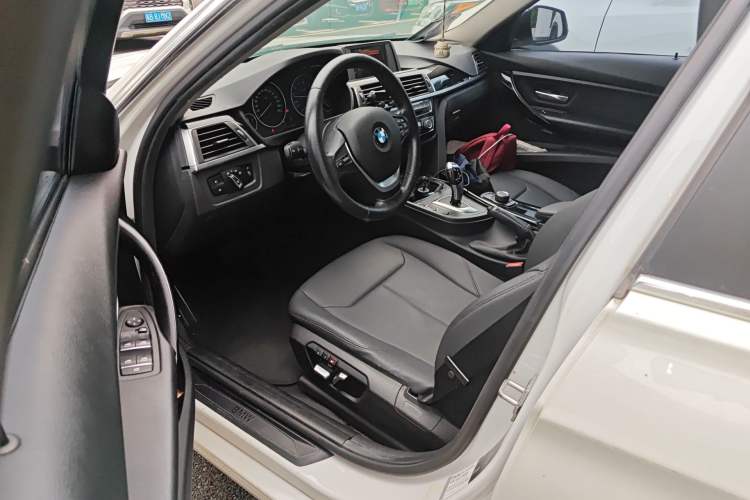 Used BMW 3 Series 2016 320Li Ambition Model