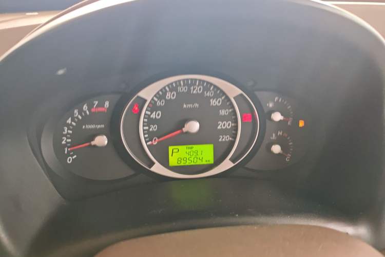 Used Hyundai Tucson 2009 2.0L Automatic Two-Wheel Drive with Sunroof Instrument Cluster