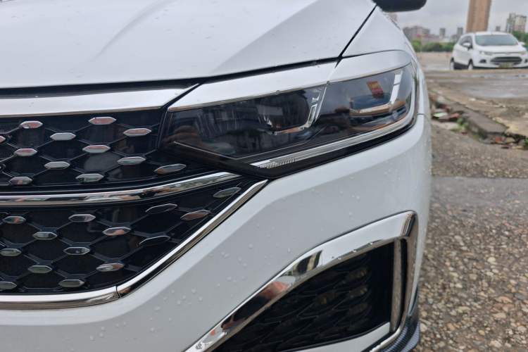 Used Volkswagen Lavida 2024 1.5L Automatic Starry Sky 5 Million Edition Left Front Headlight