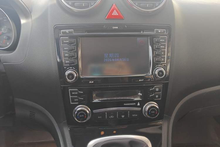 Used Haval H6 2015 Upgraded Model 1.5T Manual Two-Wheel Drive Elite Version Audio And AC Panel