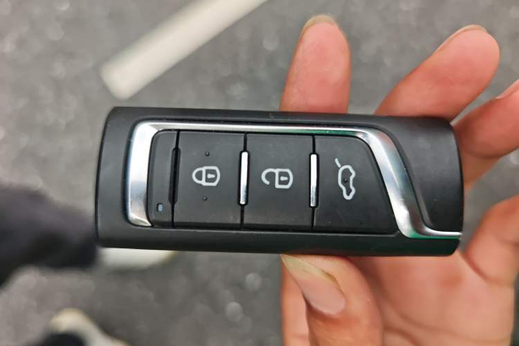 Used GAC Trumpchi GS4 2018 235T Automatic Two-Wheel Drive Luxury Smart Connectivity Version Vehicle Key