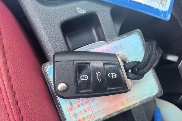 Used Volkswagen Golf 2017 230TSI Automatic Luxury Million-Vehicle Commemorative Edition