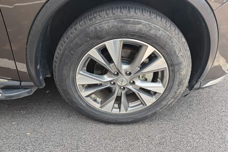 Used Nissan Murano 2017 2.5L XL Two-Wheel Drive Smart Edition Right Front Wheel Hub