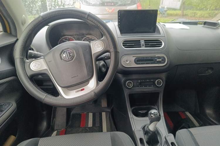 Used MG 3 2014 1.5L Manual Elite Edition Center Console