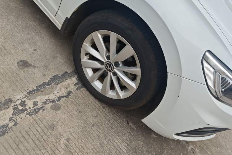 Used Volkswagen Bora 2021 1.5L Automatic Elite Smart Connect Edition Right Front Wheel Hub