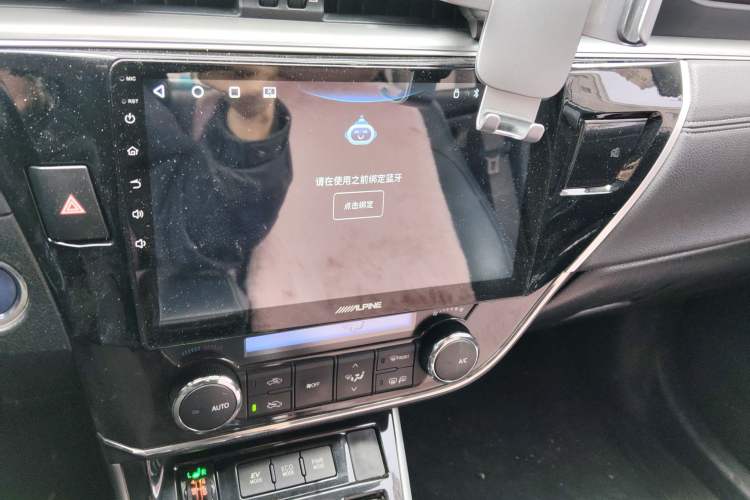 Used Toyota Corolla 2016 Dual-Engine 1.8L E-CVT Elite Edition
