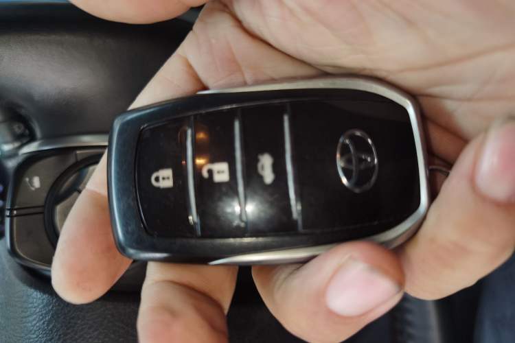 Used Toyota Camry 2015 Dual-Engine 2.5 HG Luxury Navigation Edition