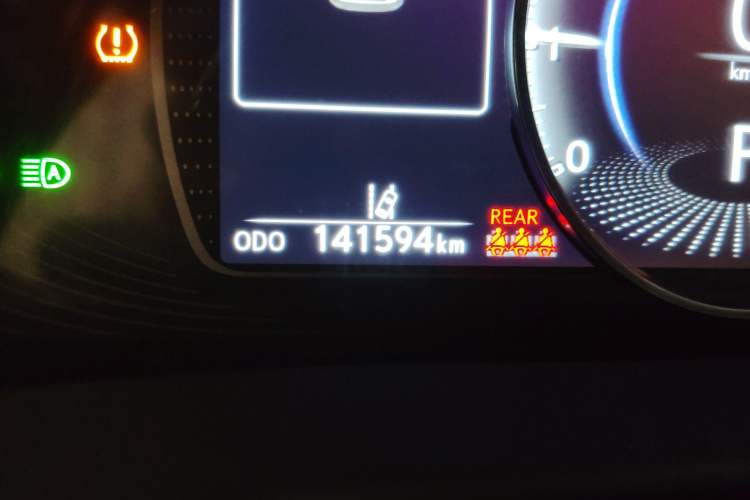 Used Lexus ES 2022 200 Excellence Edition Odometer Close Up