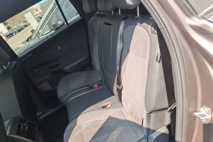 Used Volkswagen Teramont 2025 Tiguan Pro 450TSI Four-Wheel Drive Summit Edition Left Rear Seat