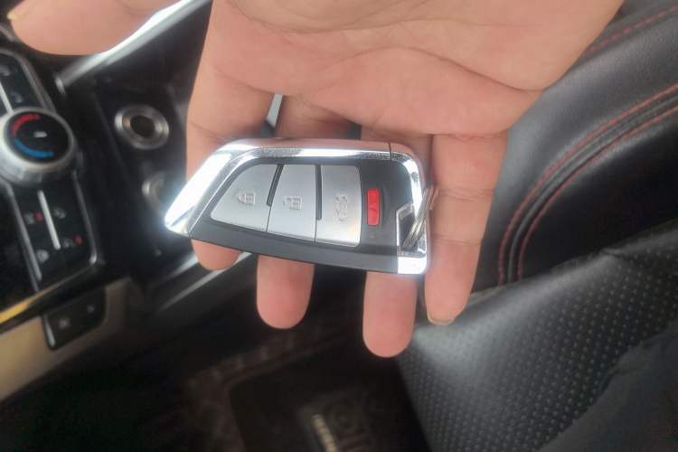 Used Zotye Domy X5 2017 Upgraded Model 1.5T Manual Luxury Edition Vehicle Key