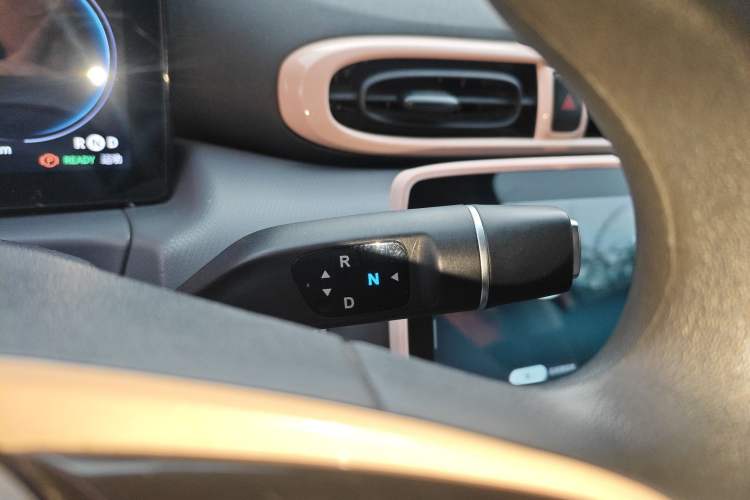 Used Leapmotor T03 2021 400 Comfort Edition Gear Lever