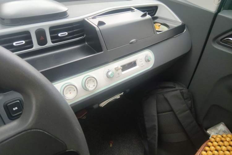 Used Wuling Hongguang MINIEV 2021 Macaron Premium Model – Lithium Iron Phosphate Audio And AC Panel