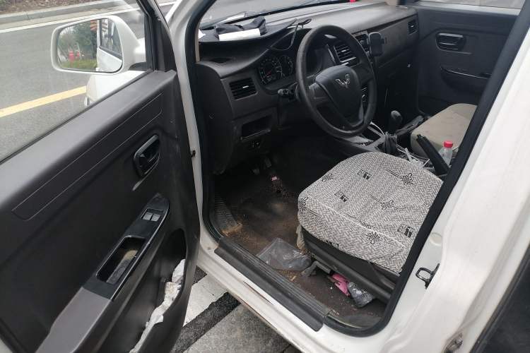 Used Wuling Rongguang V 2016 1.5L Standard Version