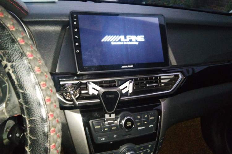 Used Zotye Domy X5 2015 1.5T Manual Luxury Version China IV Standard
