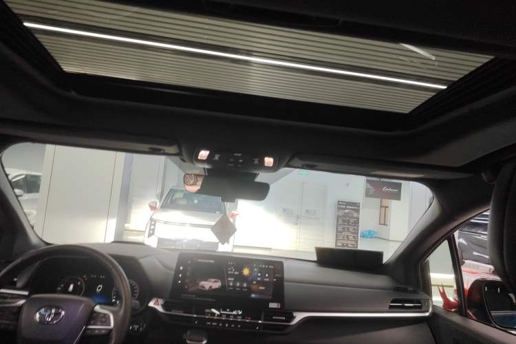 Used Toyota Granvia 2024 2.5L Hybrid Prestige PLUS Edition Headliner