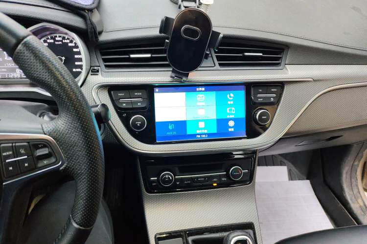 Used Geely Auto Emgrand GS 2016 Elegant Edition 1.8L Manual LingShang Model Audio And AC Panel