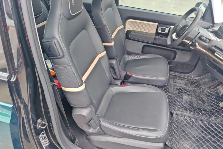 Used Baojun KiWi EV 2021 Artist Model Ternary Lithium Right Front Seat