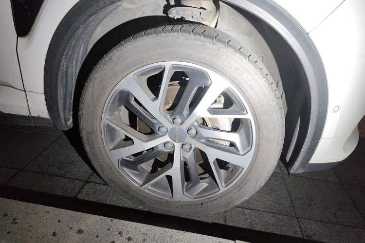 Used Lynk & Co 01 2017 2.0T Four-Wheel Drive Pro Edition Right Front Wheel Hub