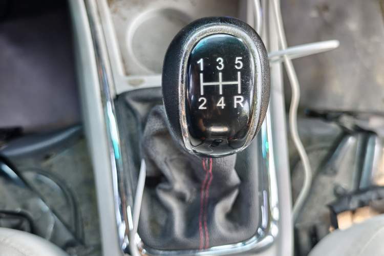 Used Jinbei New Hiace S 2021 1.5L Wealth Central Air-Conditioned Bus China VI Standard Model SWC15M Gear Lever