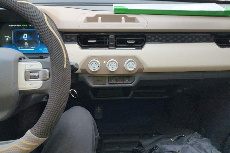 Used Chery QQ Ice Cream 2025 155km Sundae Edition Audio And AC Panel