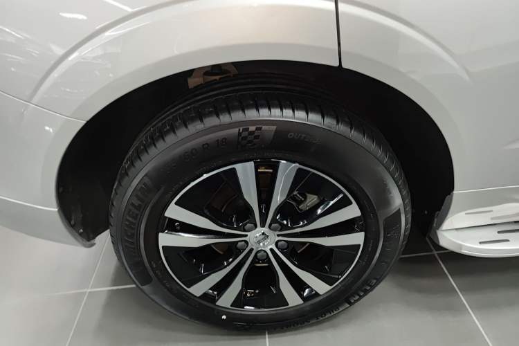 Used Volvo XC60 2023 B5 4x4 Smart Luxury Edition