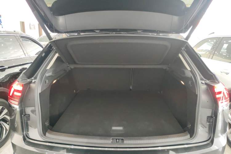 Used Volkswagen Teramont X 2022 330TSI Two-Wheel-Drive Luxury Edition Trunk