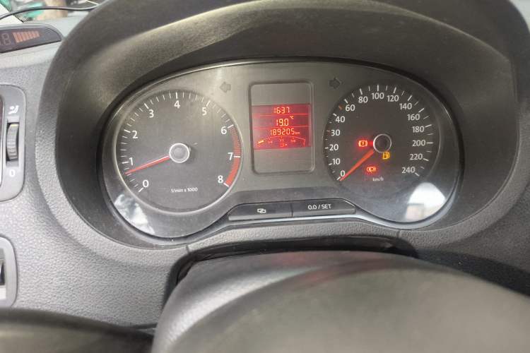 Used Volkswagen Polo 2011 1.4L Manual ZhiLe Edition Odometer Close Up