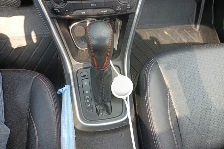 Used Suzuki S-Cross 2015 1.6L CVT Two-Wheel Drive Elite Version
