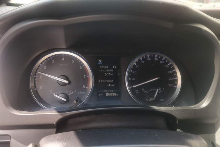 Used Toyota Highlander 2018 2.0T Four-Wheel Drive Luxury Edition 7 Seats China V Emission Standard