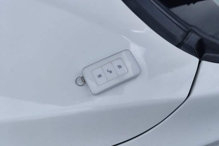 Used BYD Song New Energy 2017 Song DM 1.5TID All-Wheel Drive Prestige Model Vehicle Key