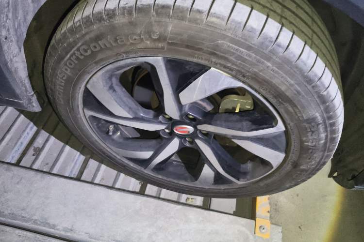 Used GAC Trumpchi GS5 2020 Advanced Model 270T Automatic Elite Edition Right Front Wheel Hub