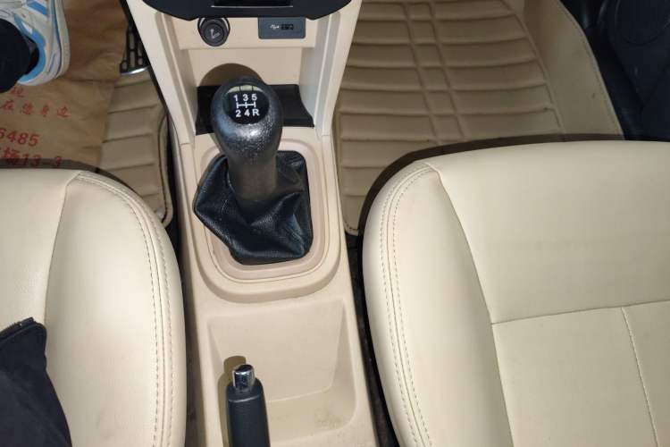 Used Chery Fengyun 2 2013 Hatchback 1.5L Manual Ruiyi Edition