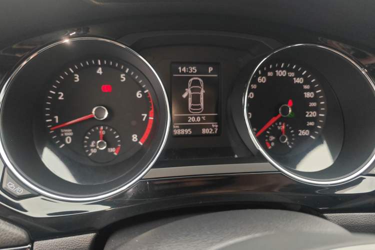 Used Volkswagen Sagitar 2017 180TSI Automatic Luxury Edition
