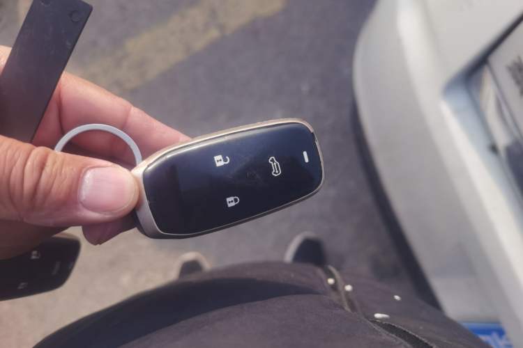 Used CHANGAN OSHAN Cosmos 2019 1.5T Automatic Flagship Version China VI Standard