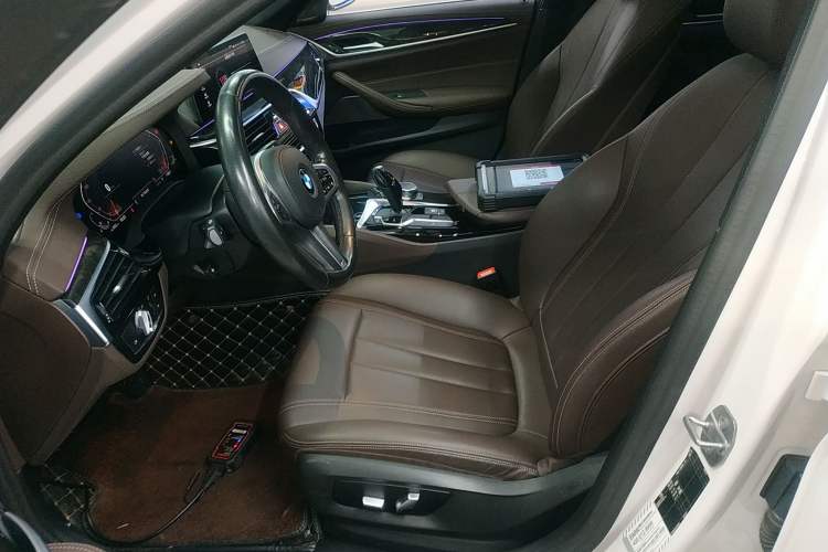 Used BMW 5 Series 2020 525Li M Sport Package Left Front Seat