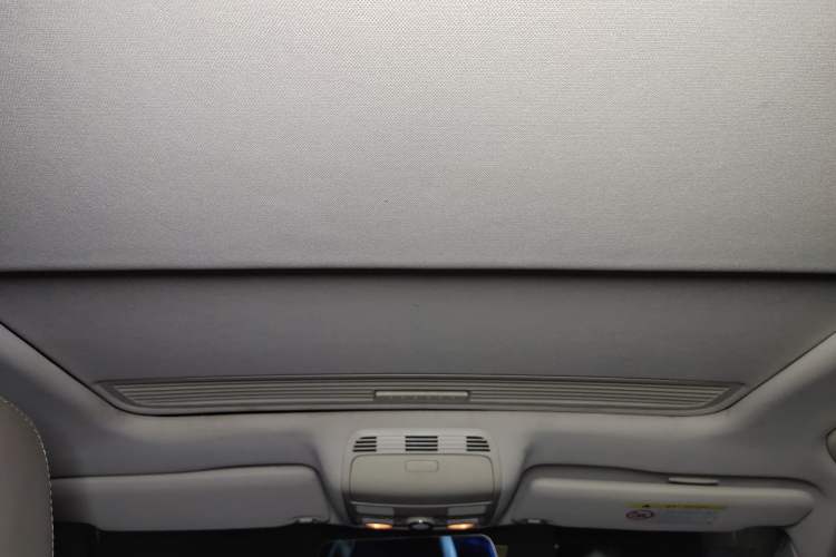 Used Volkswagen Magotan 2015 Facelift 1.8TSI Luxury Model Headliner