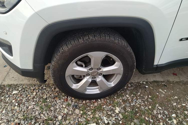 Used Jeep Compass 2019 220T Automatic Enjoyment Version Left Front Wheel Hub