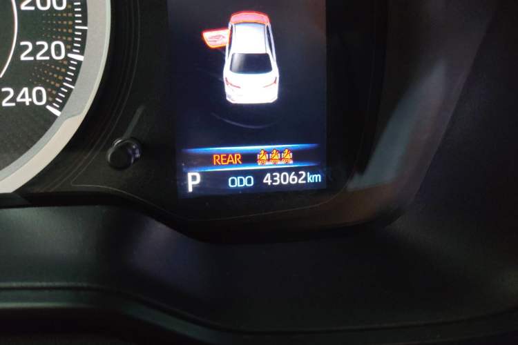 Used Toyota Corolla 2021 1.2T S-CVT Luxury Edition Odometer Close Up