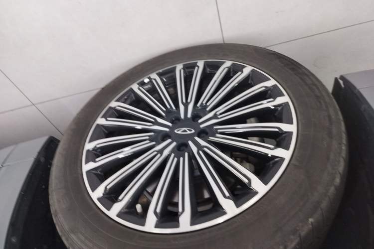 Used Chery Tiggo 9 C-DM 2025 1.5T 106KM Ultra-Comfort Edition 5 Seats Lithium-NMC
