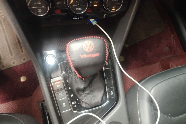 Used Volkswagen Tiguan L 2017 380TSI Automatic All-Wheel-Drive Luxury Edition Gear Lever