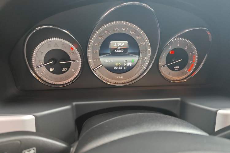 Used Mercedes-Benz GLK-Class 2015 GLK 260 4MATIC Fashion Edition Ultimate Version
