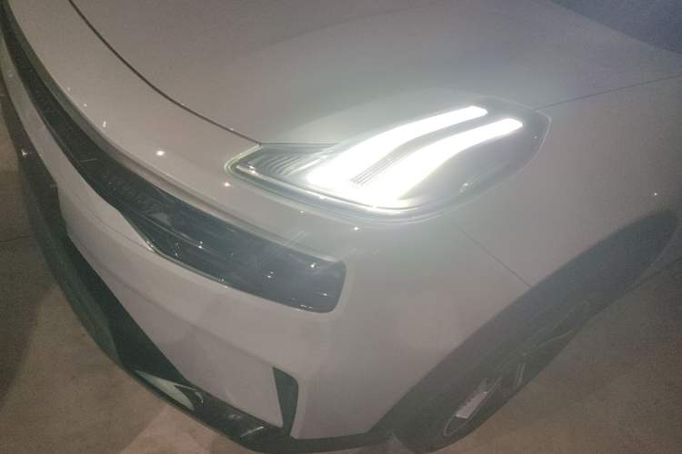 Used Lynk & Co 06 EM-P 2022 PHEV Shero Pink Special Edition
