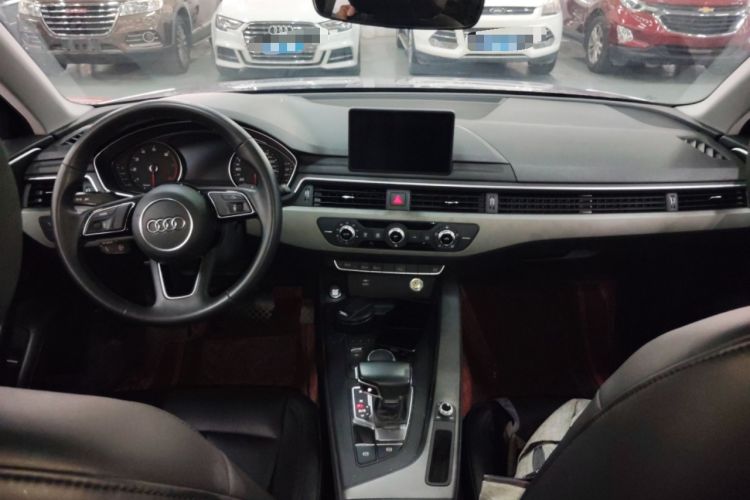 Used Audi A4L 2019 40 TFSI Ambition China VI Center Console