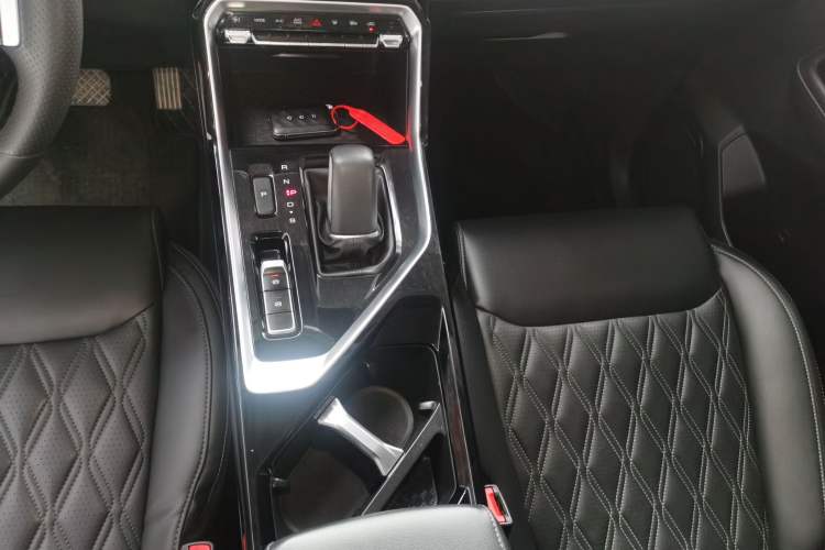 Used Wuling Asta 2022 2.0L DHT Electric-Speed Version
