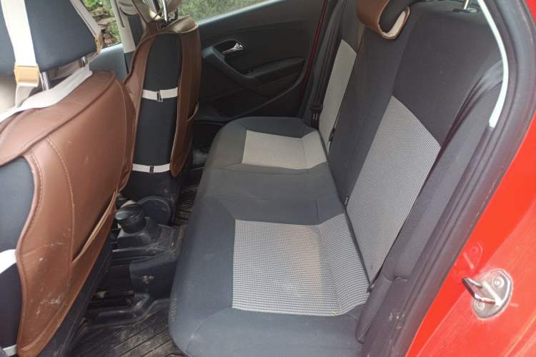 Used Volkswagen Polo 2014 1.4L Manual Fashion Edition