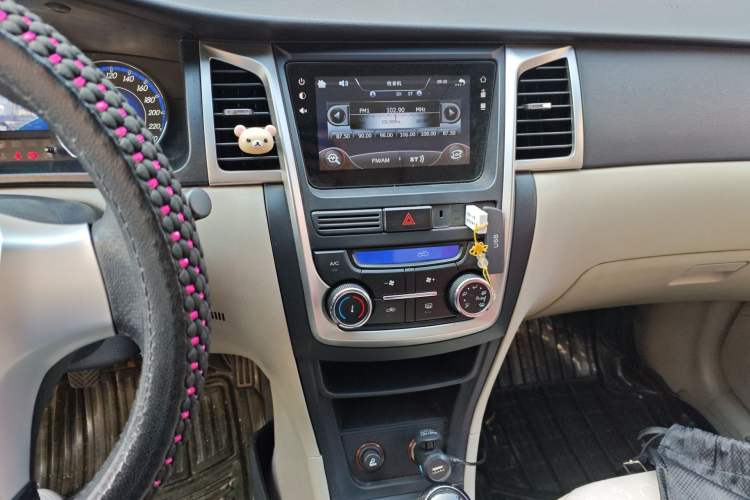 Used Geely Auto Ocean 2015 1.5L Manual Elite Model Audio And AC Panel